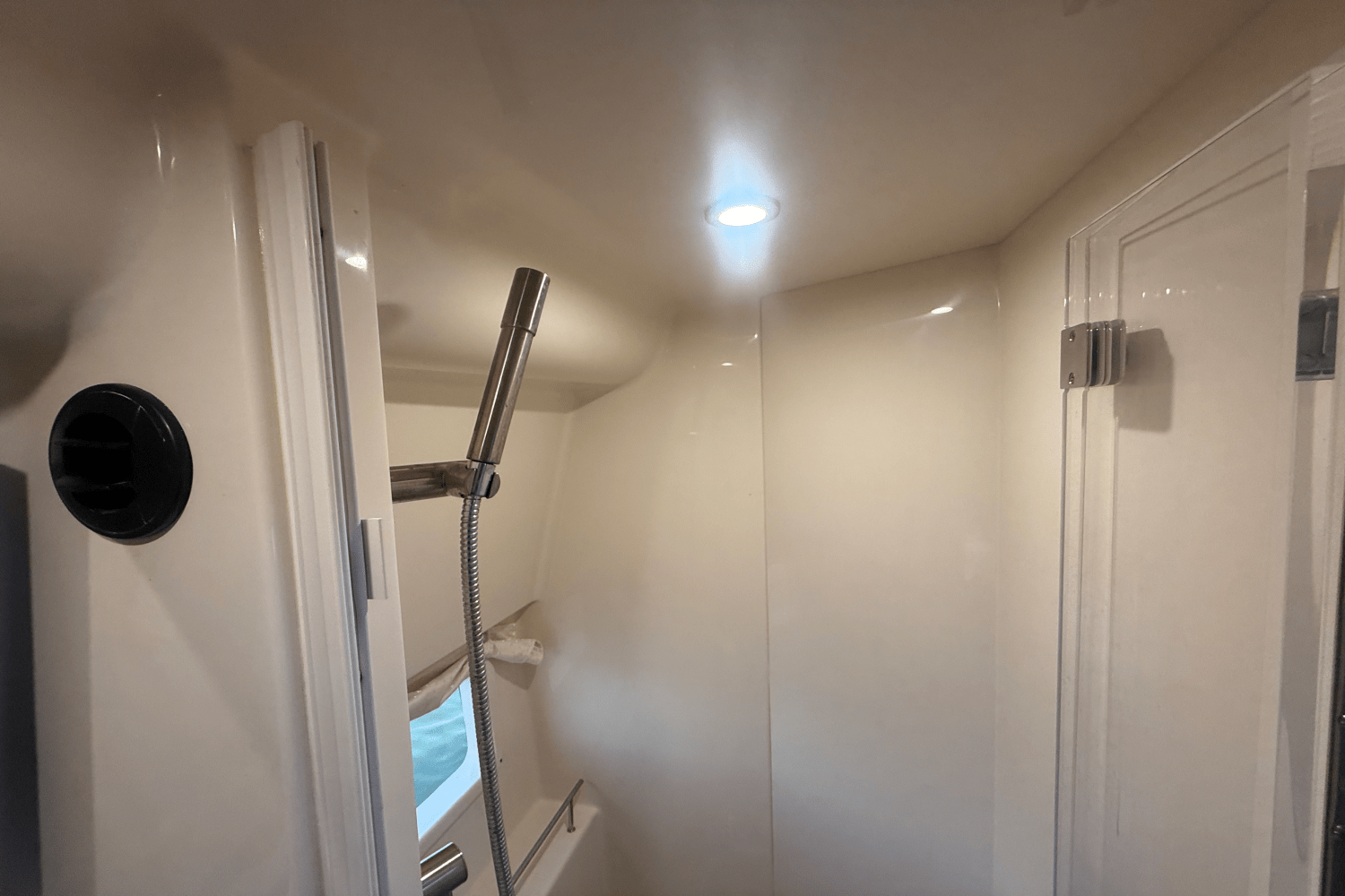 2019 Sea Ray 350 SUNDANCER COUPE Image Thumbnail #41