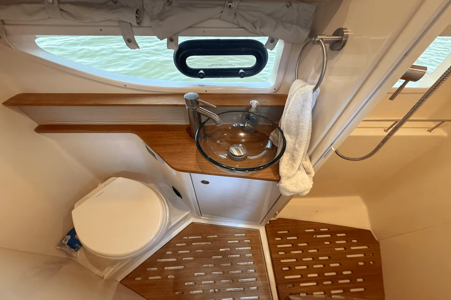 2019 Sea Ray 350 SUNDANCER COUPE Image Thumbnail #39