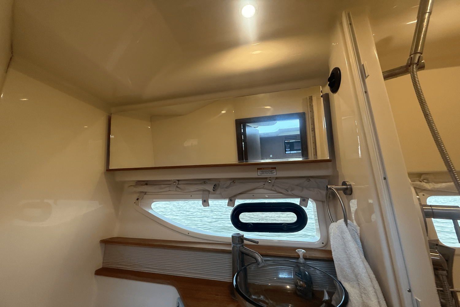 2019 Sea Ray 350 SUNDANCER COUPE Image Thumbnail #40