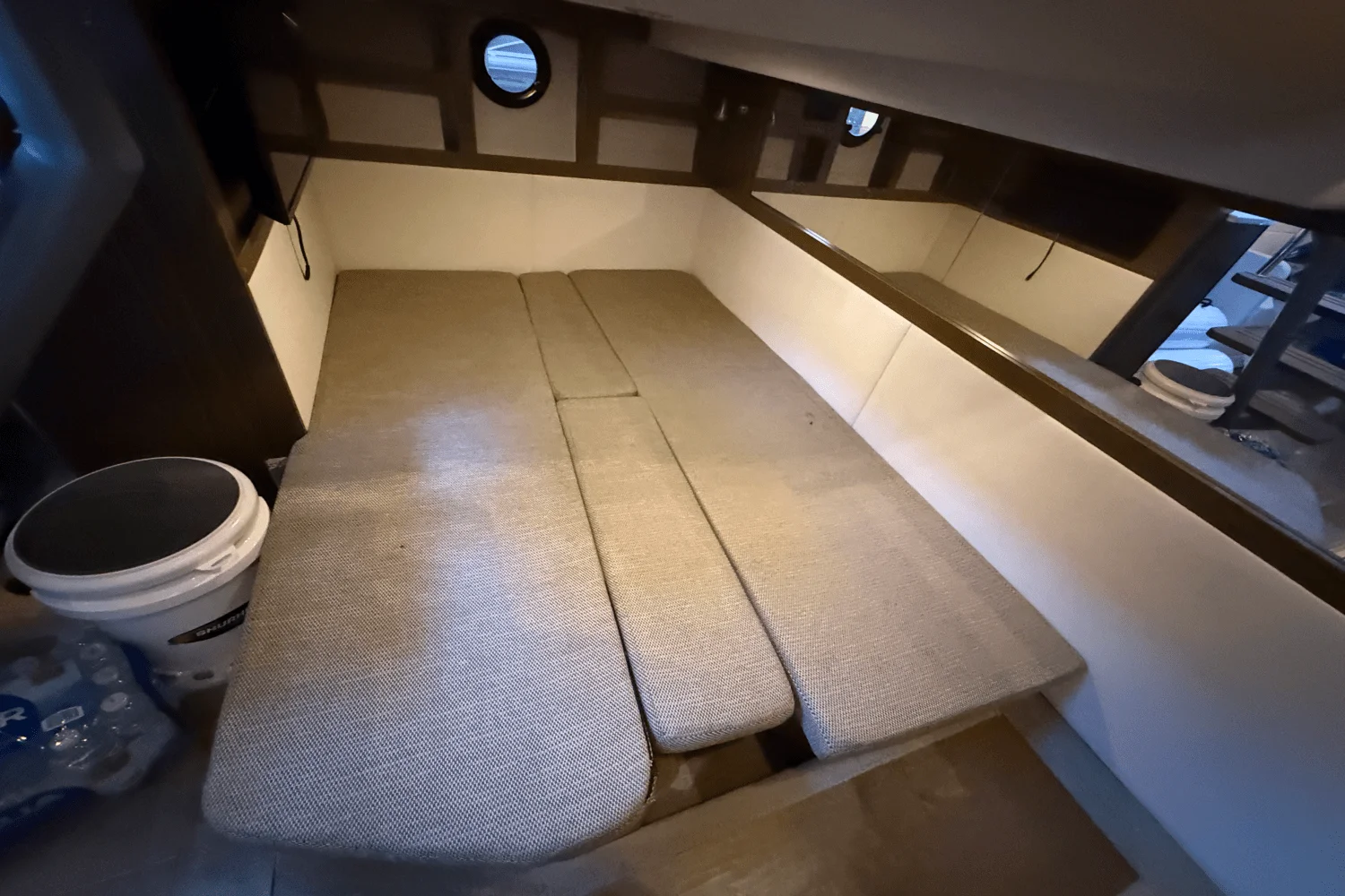 2019 Sea Ray 350 SUNDANCER COUPE Image Thumbnail #46