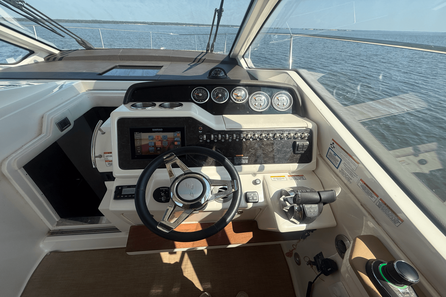 2019 Sea Ray 350 SUNDANCER COUPE Image Thumbnail #27