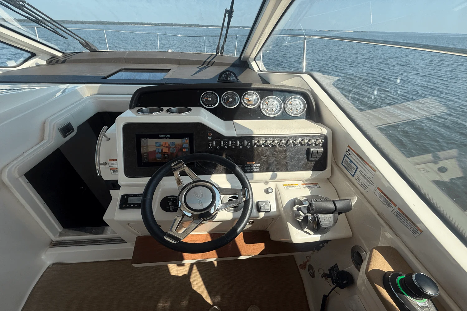 2019 Sea Ray 350 SUNDANCER COUPE Image Thumbnail #27