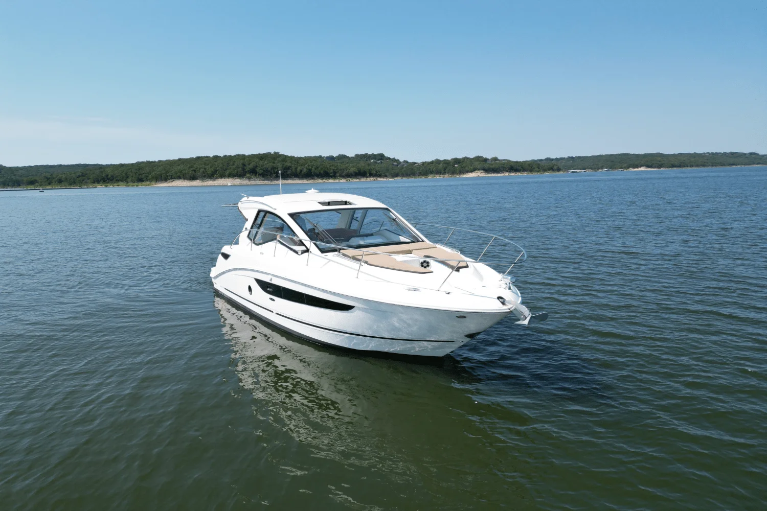 2019 Sea Ray 350 SUNDANCER COUPE Image Thumbnail #3