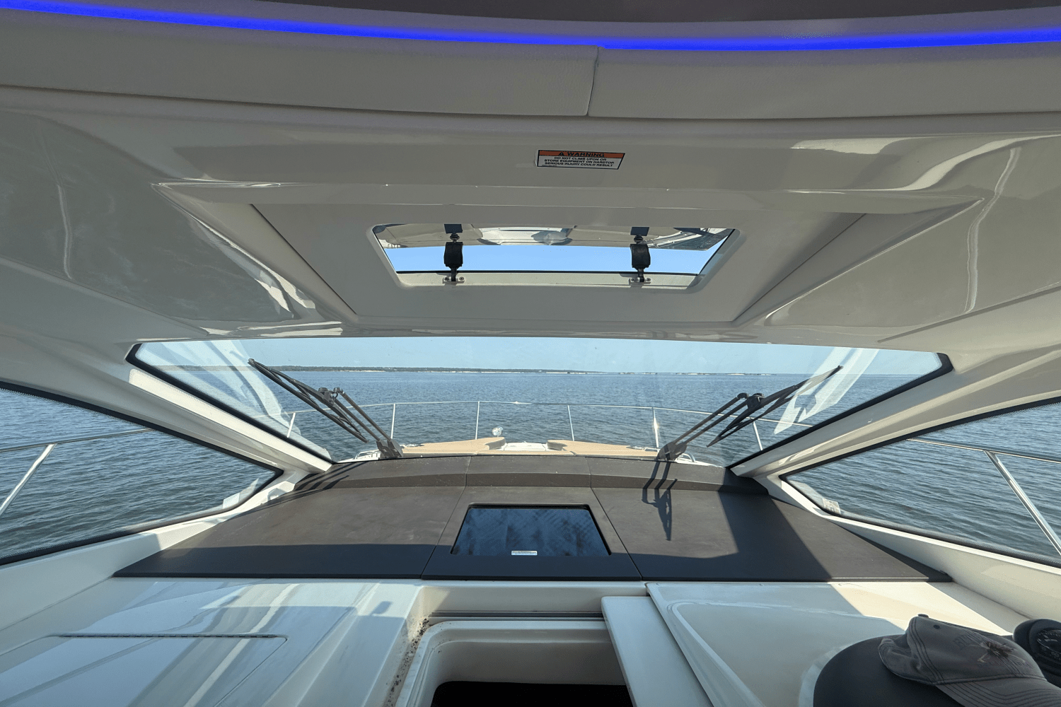 2019 Sea Ray 350 SUNDANCER COUPE Image Thumbnail #30