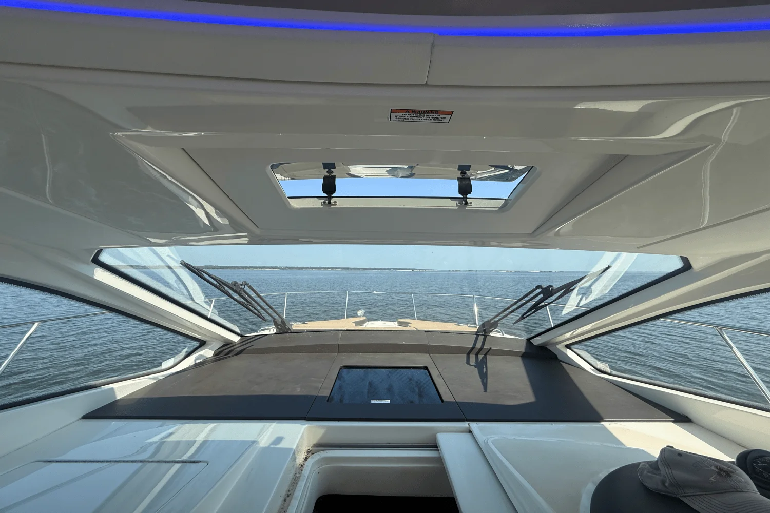 2019 Sea Ray 350 SUNDANCER COUPE Image Thumbnail #30