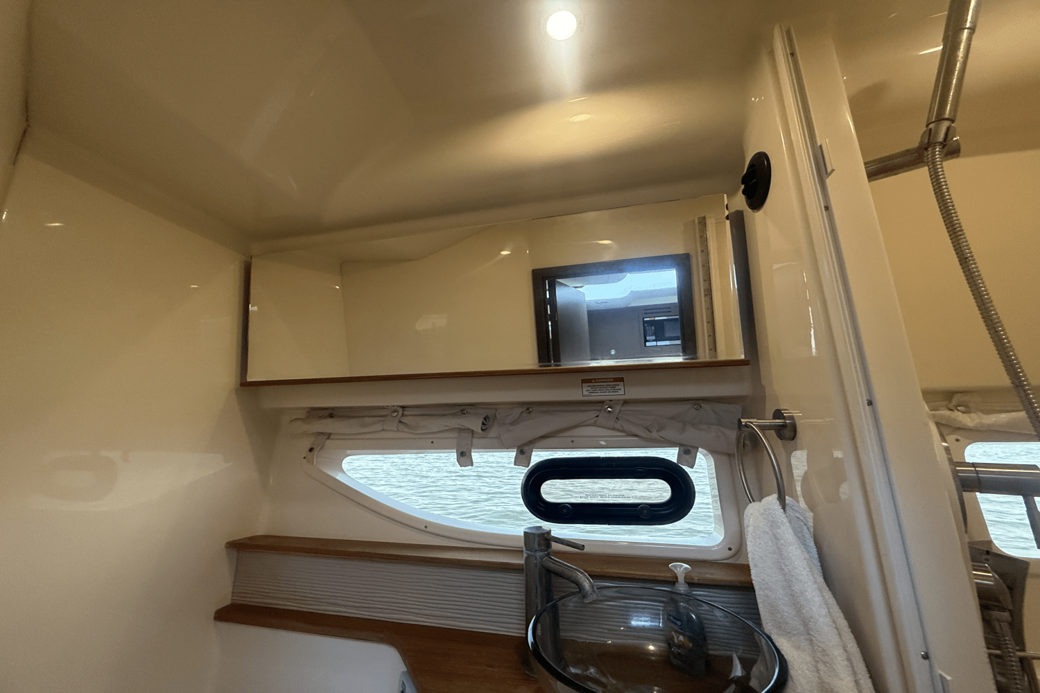 2019 Sea Ray 350 SUNDANCER COUPE Image Thumbnail #40