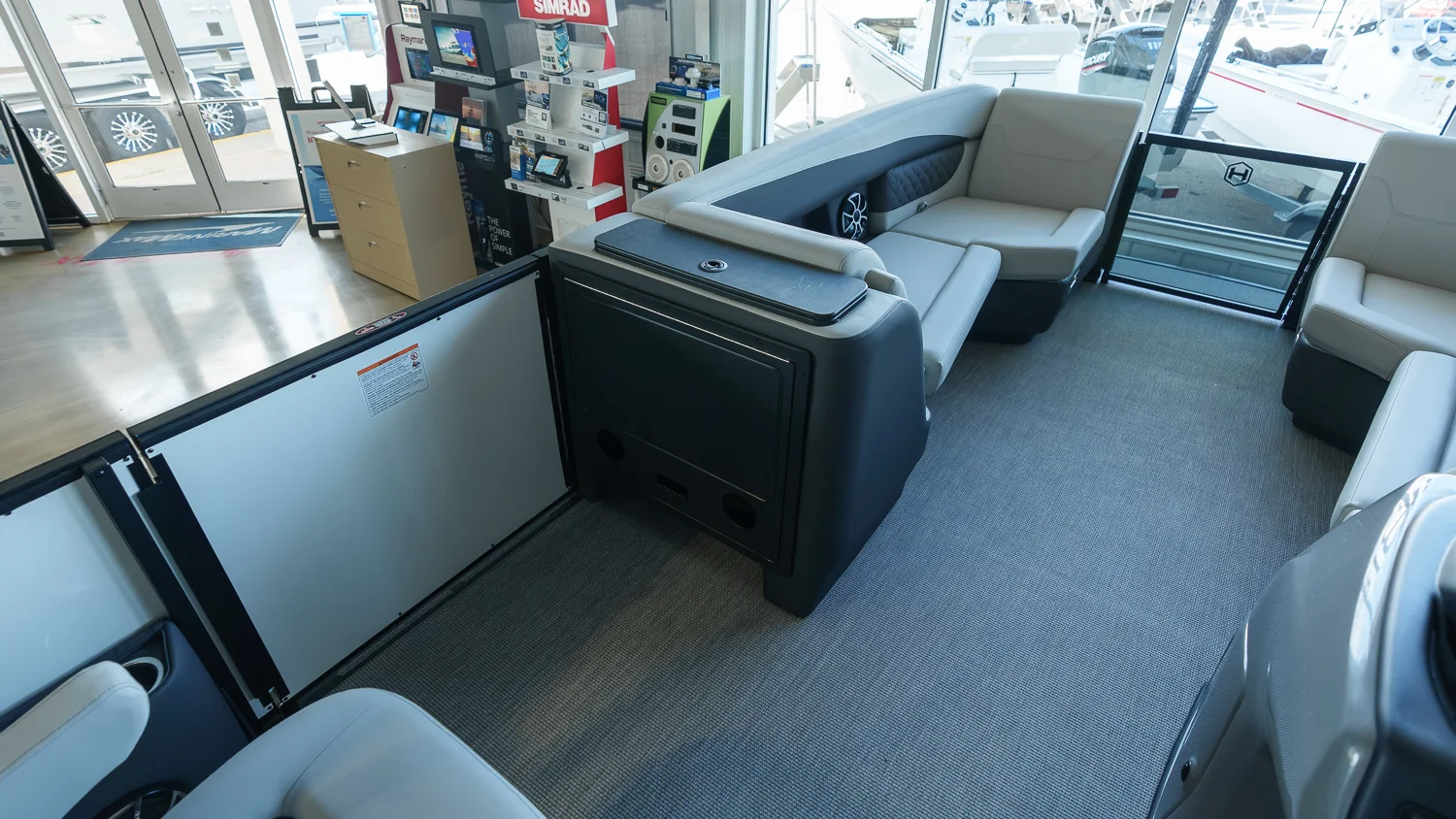 2026 Harris Sunliner 230 Image Thumbnail #13