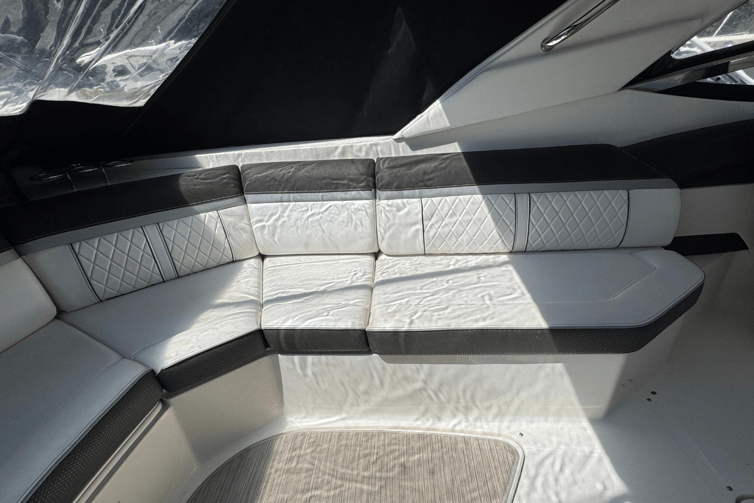 2017 Sea Ray SLX 350 OB Image Thumbnail #15