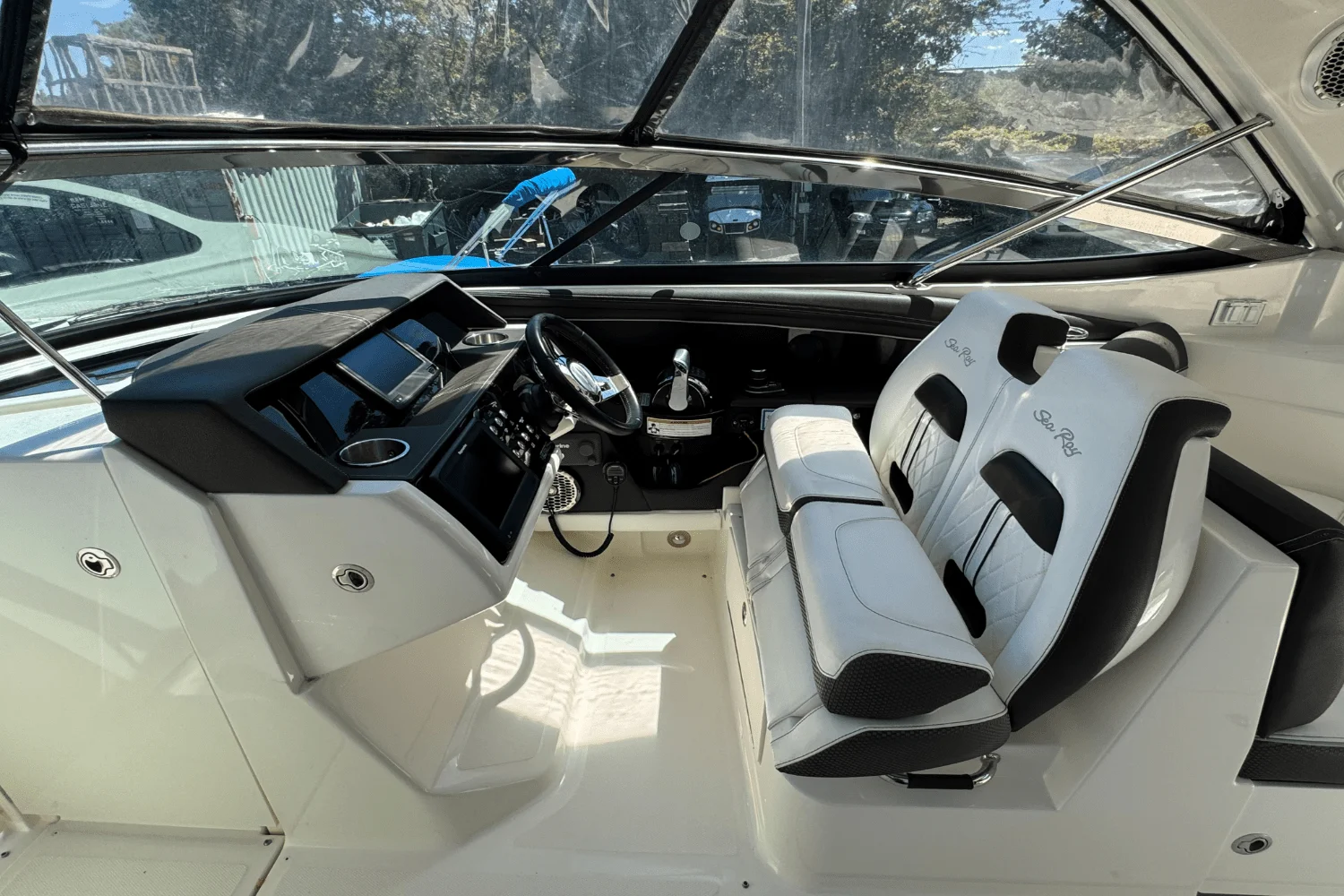 2017 Sea Ray SLX 350 OB Image Thumbnail #20