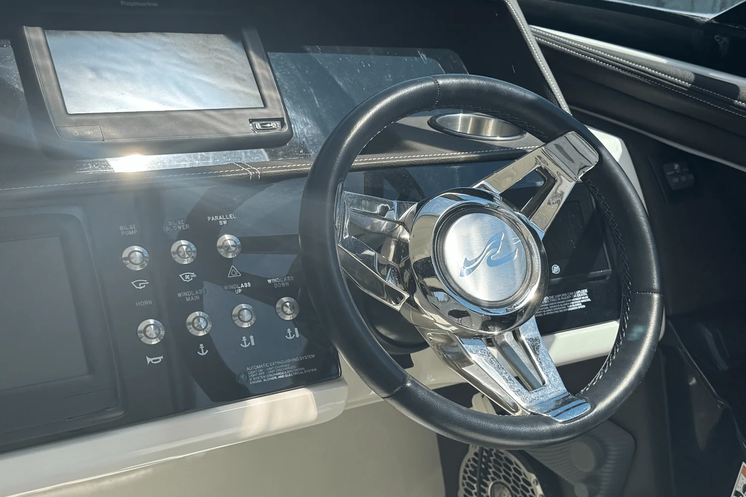 2017 Sea Ray SLX 350 OB Image Thumbnail #25