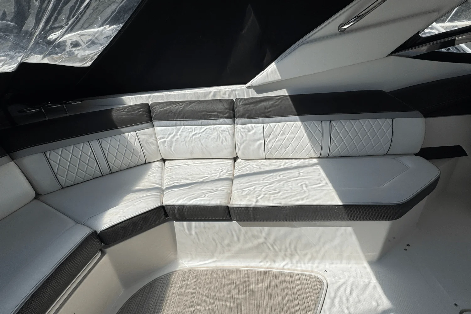 2017 Sea Ray SLX 350 OB Image Thumbnail #15