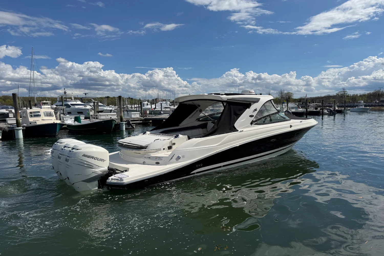 2017 Sea Ray SLX 350 OB Image Thumbnail #46