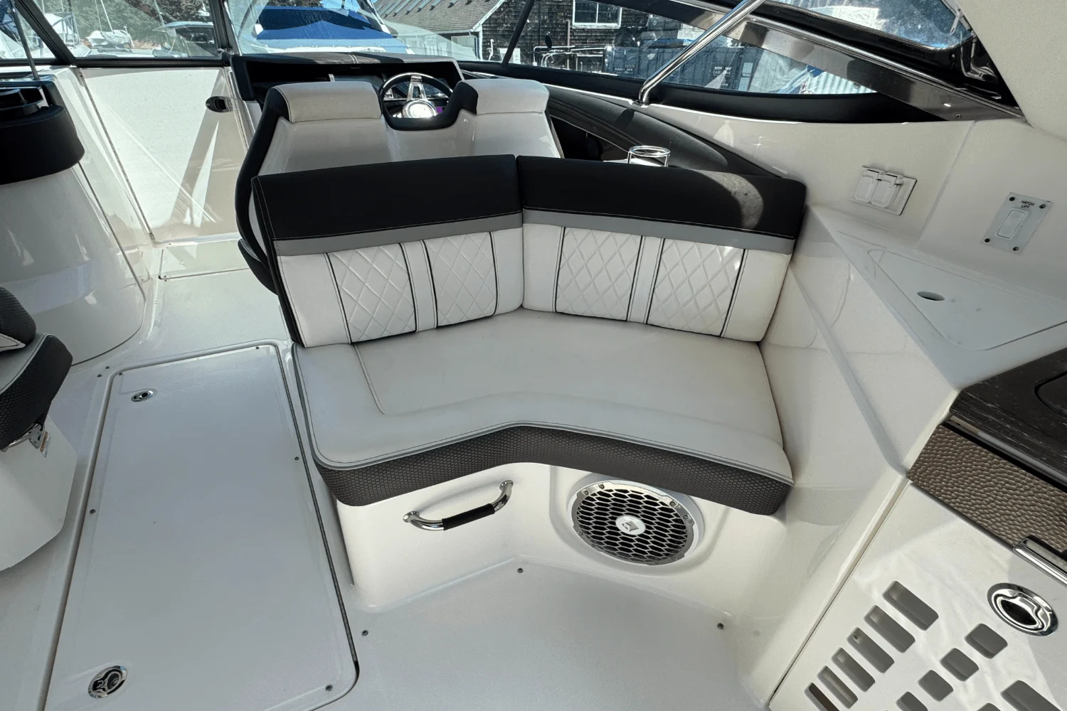 2017 Sea Ray SLX 350 OB Image Thumbnail #16