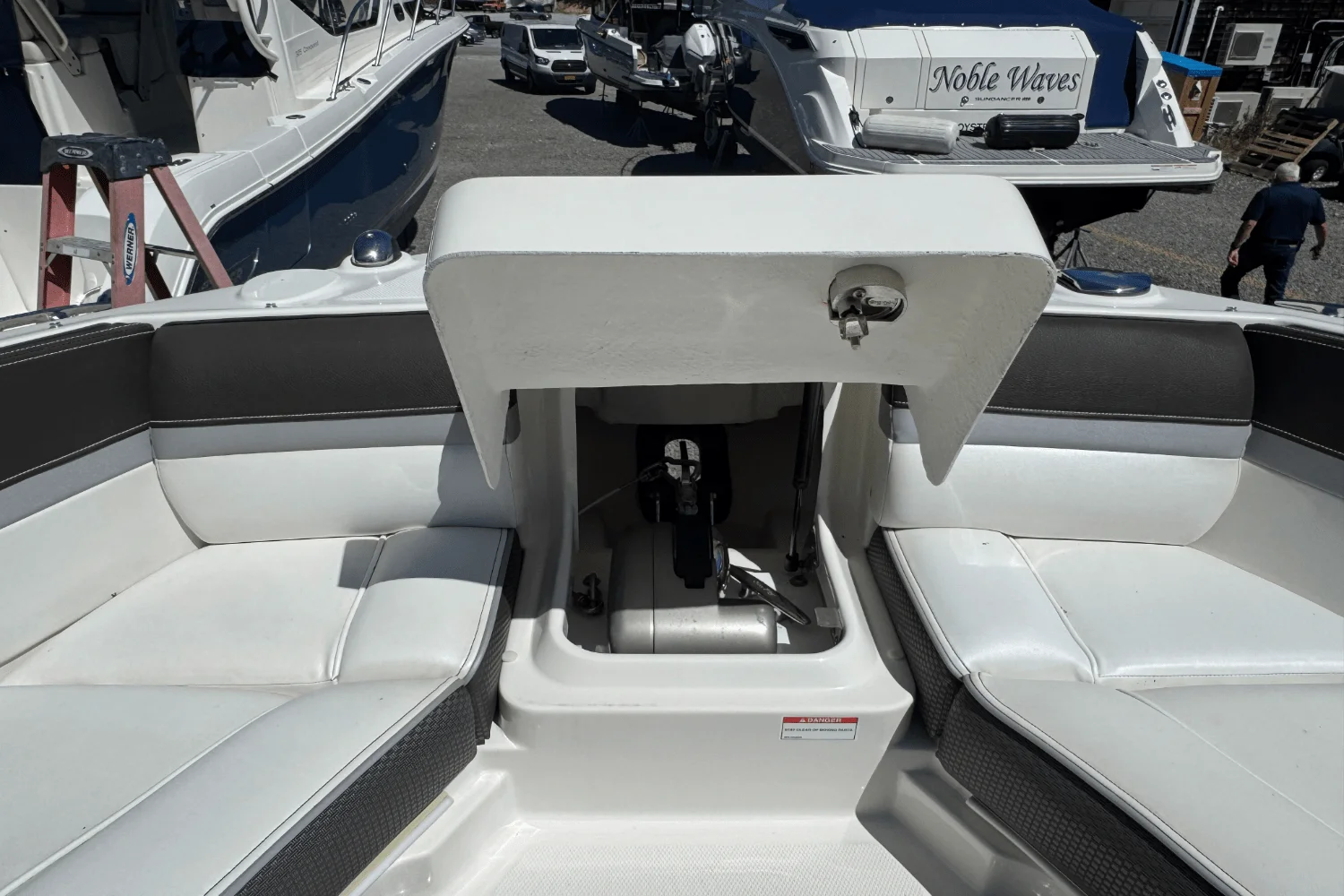 2017 Sea Ray SLX 350 OB Image Thumbnail #36