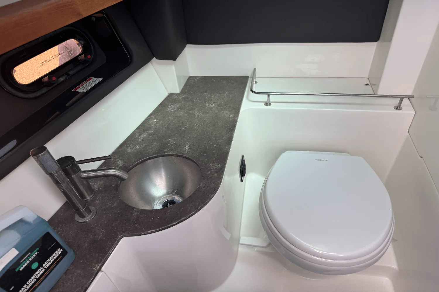 2017 Sea Ray SLX 350 OB Image Thumbnail #27