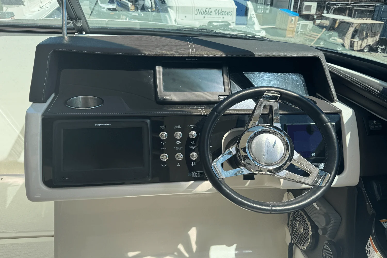 2017 Sea Ray SLX 350 OB Image Thumbnail #24