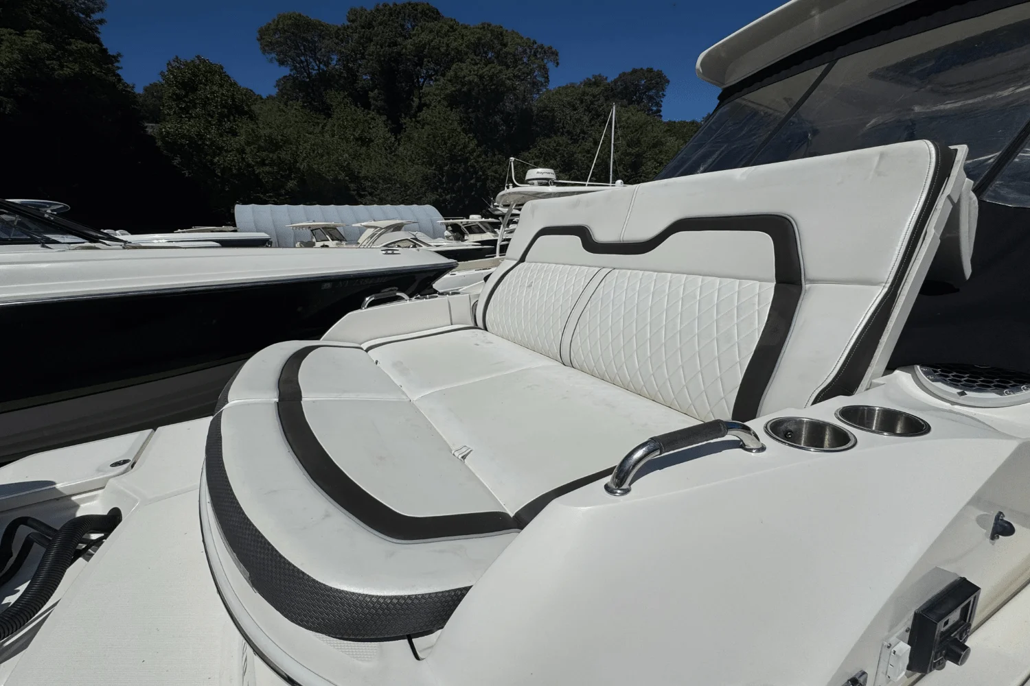 2017 Sea Ray SLX 350 OB Image Thumbnail #6