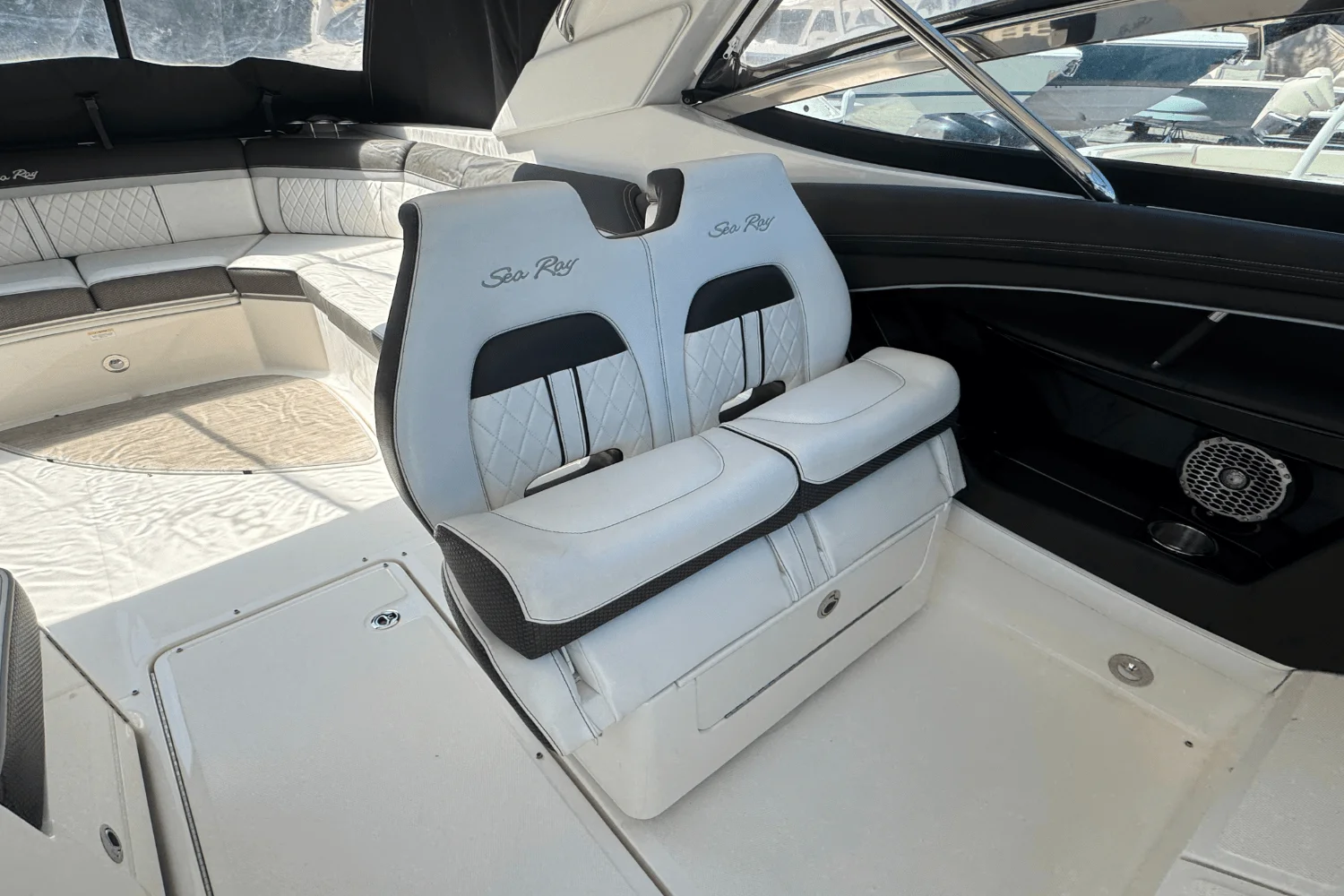 2017 Sea Ray SLX 350 OB Image Thumbnail #18