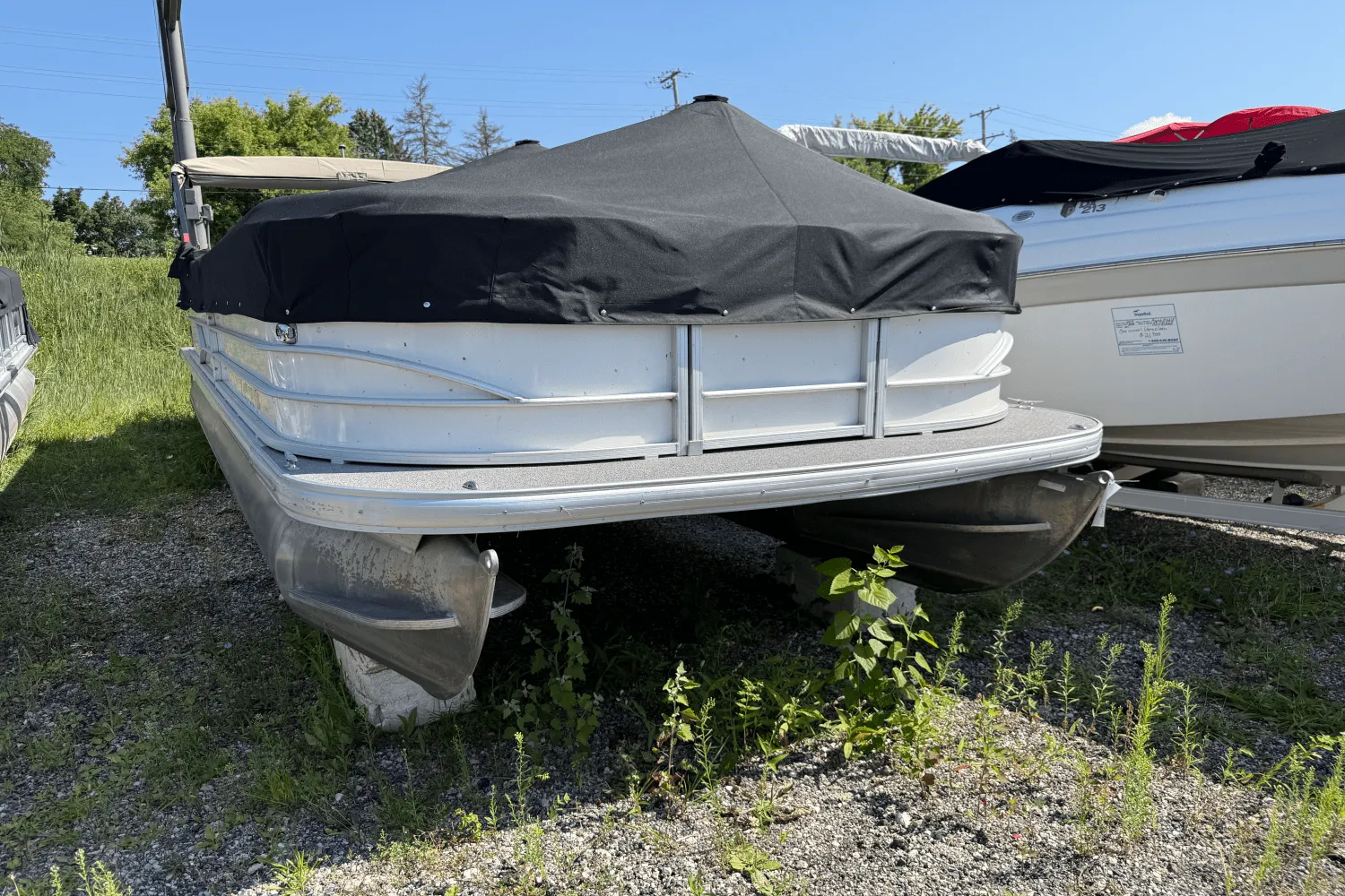 2016 Sun Tracker 24 PARTY BARGE Image Thumbnail #0