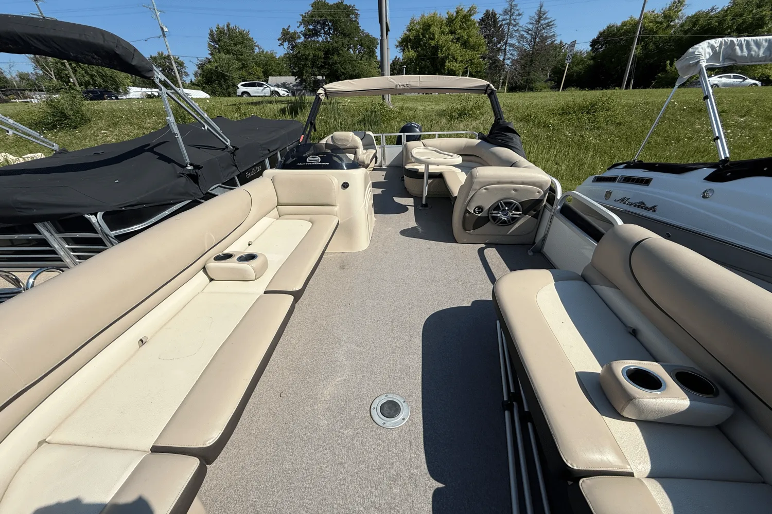 2016 Sun Tracker 24 PARTY BARGE Image Thumbnail #8