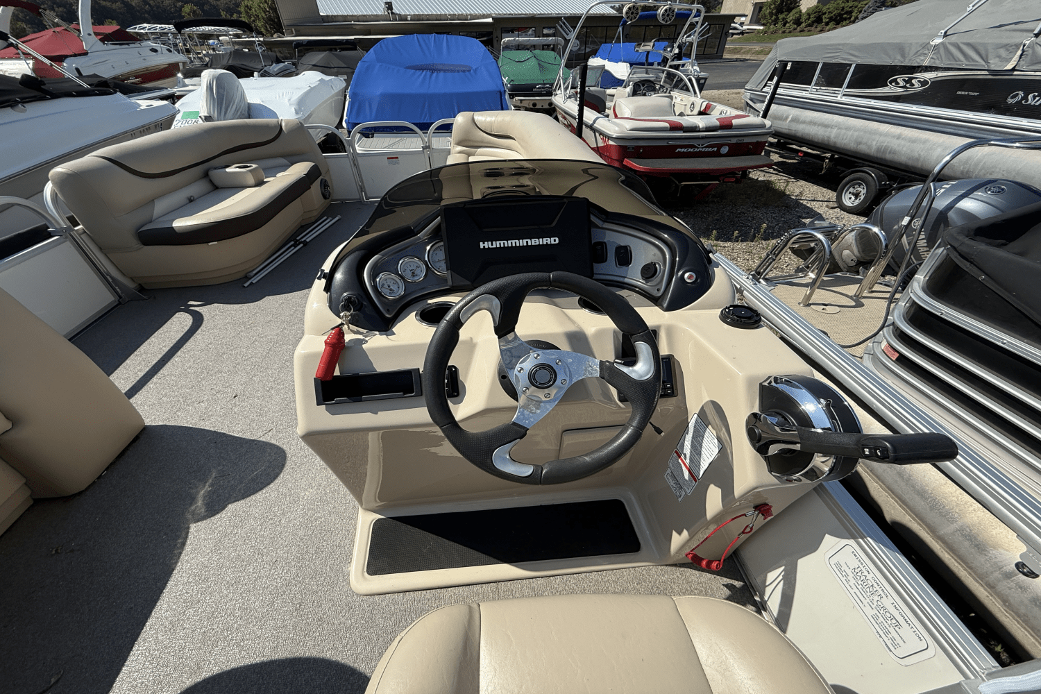 2016 Sun Tracker 24 PARTY BARGE Image Thumbnail #11