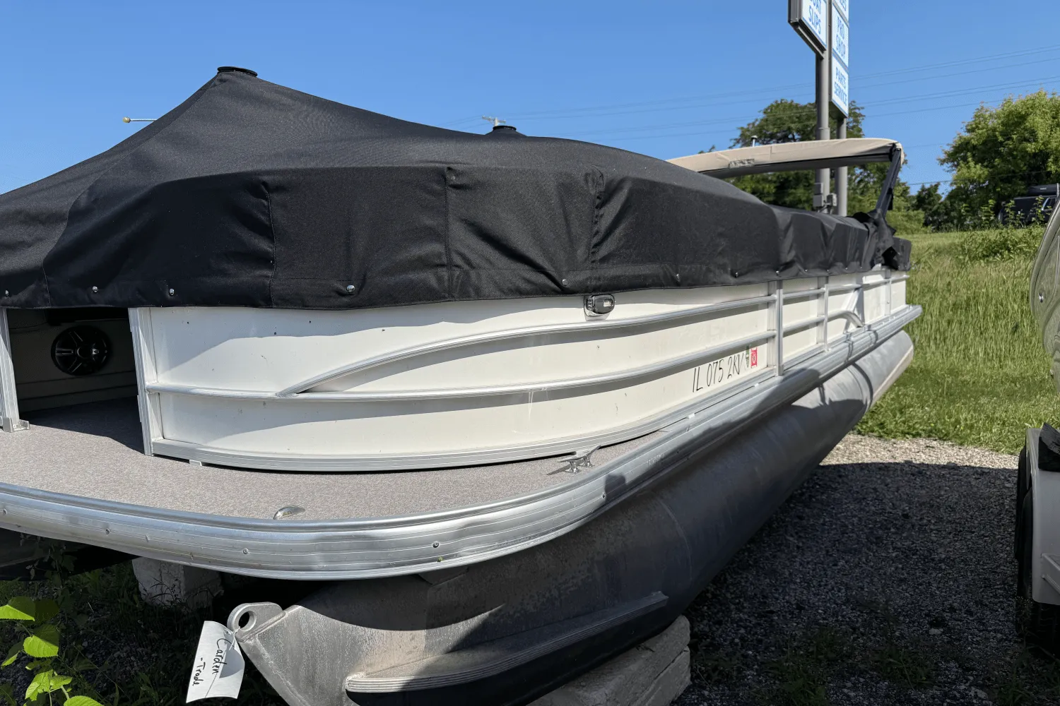 2016 Sun Tracker 24 PARTY BARGE Image Thumbnail #2