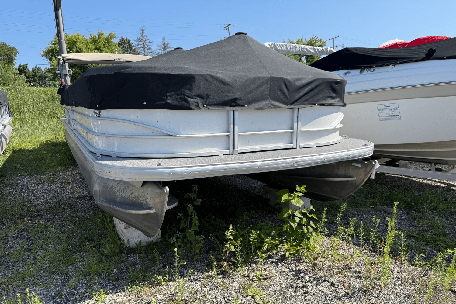 2016 Sun Tracker 24 PARTY BARGE Image Thumbnail #0