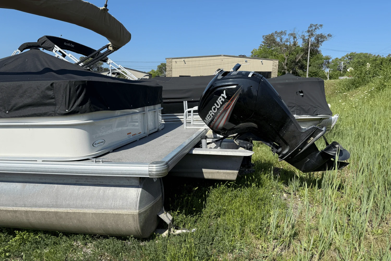 2016 Sun Tracker 24 PARTY BARGE Image Thumbnail #3