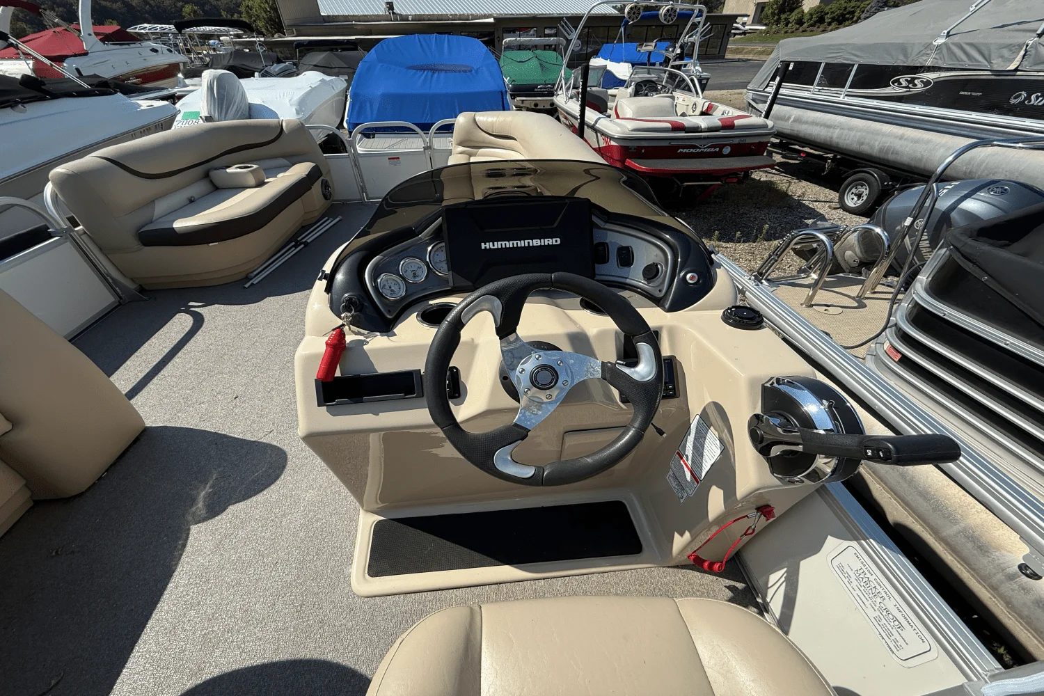 2016 Sun Tracker 24 PARTY BARGE Image Thumbnail #11