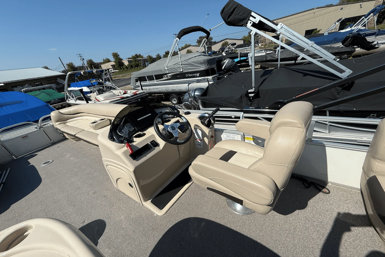 2016 Sun Tracker 24 PARTY BARGE Image Thumbnail #10