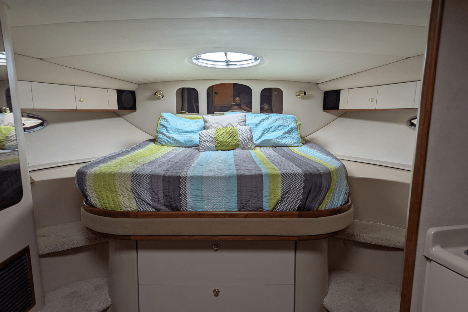 2000 Cruisers Yachts 3870 Image Thumbnail #9