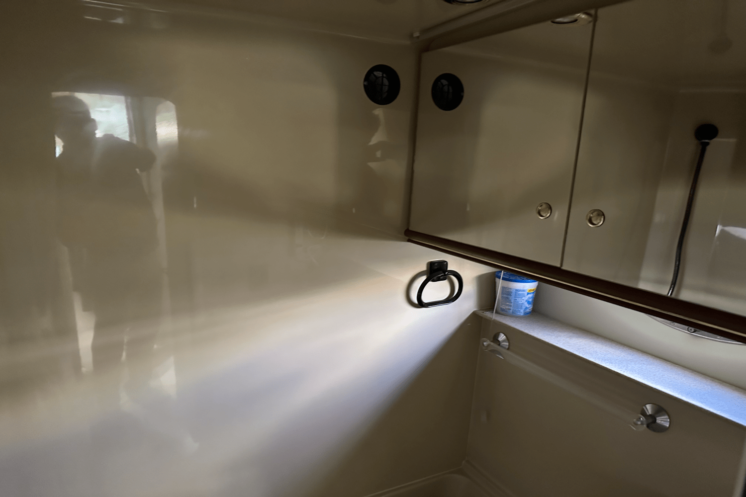 2000 Cruisers Yachts 3870 Image Thumbnail #9