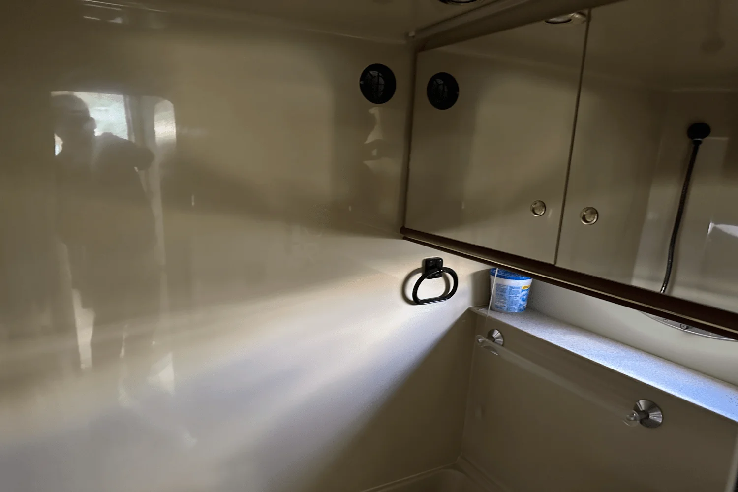 2000 Cruisers Yachts 3870 Image Thumbnail #9