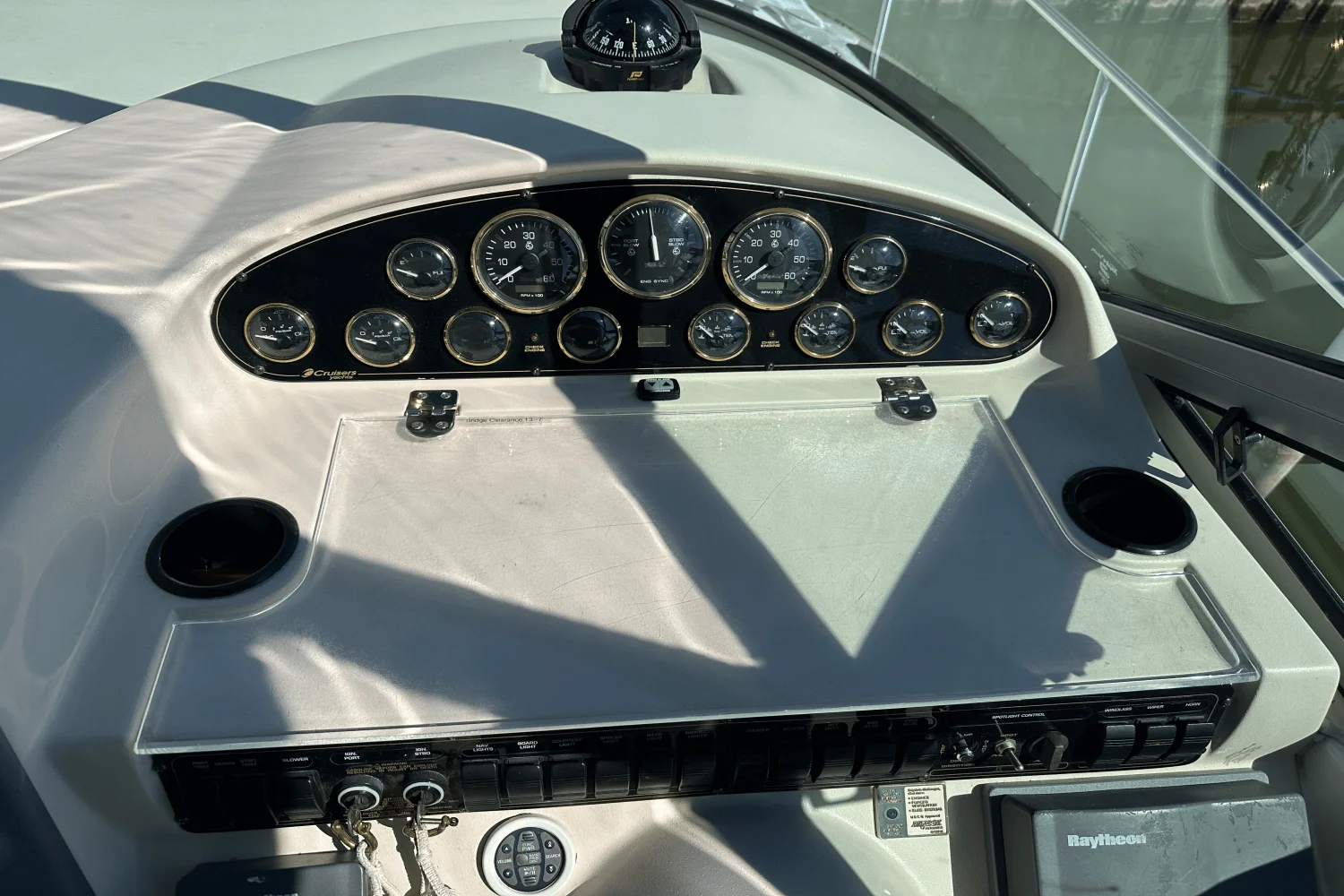 2000 Cruisers Yachts 3870 Image Thumbnail #21