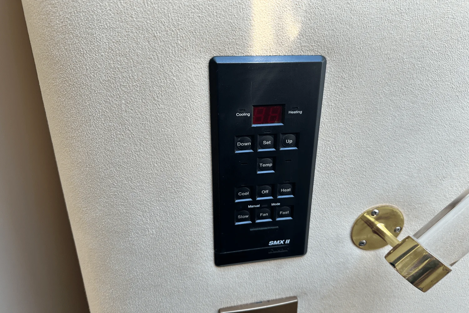 2000 Cruisers Yachts 3870 Image Thumbnail #10