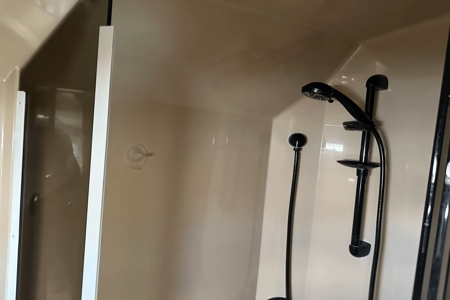 2000 Cruisers Yachts 3870 Image Thumbnail #13