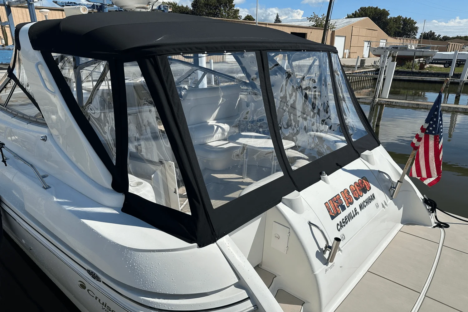 2000 Cruisers Yachts 3870 Image Thumbnail #4