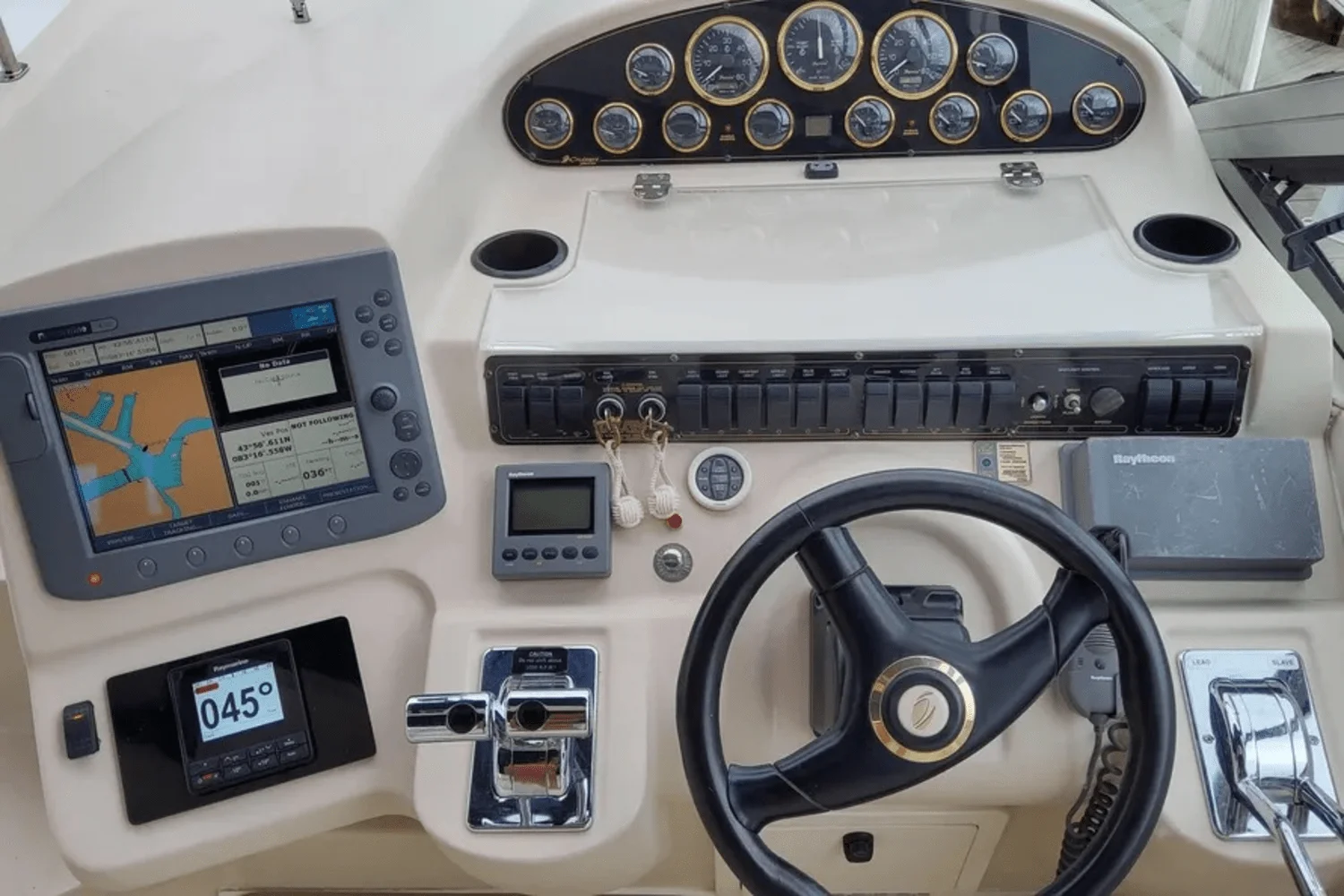 2000 Cruisers Yachts 3870 Image Thumbnail #54