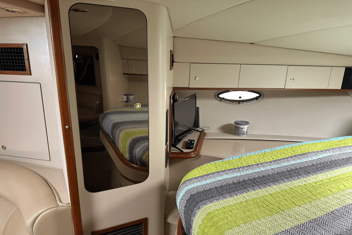 2000 Cruisers Yachts 3870 Image Thumbnail #28