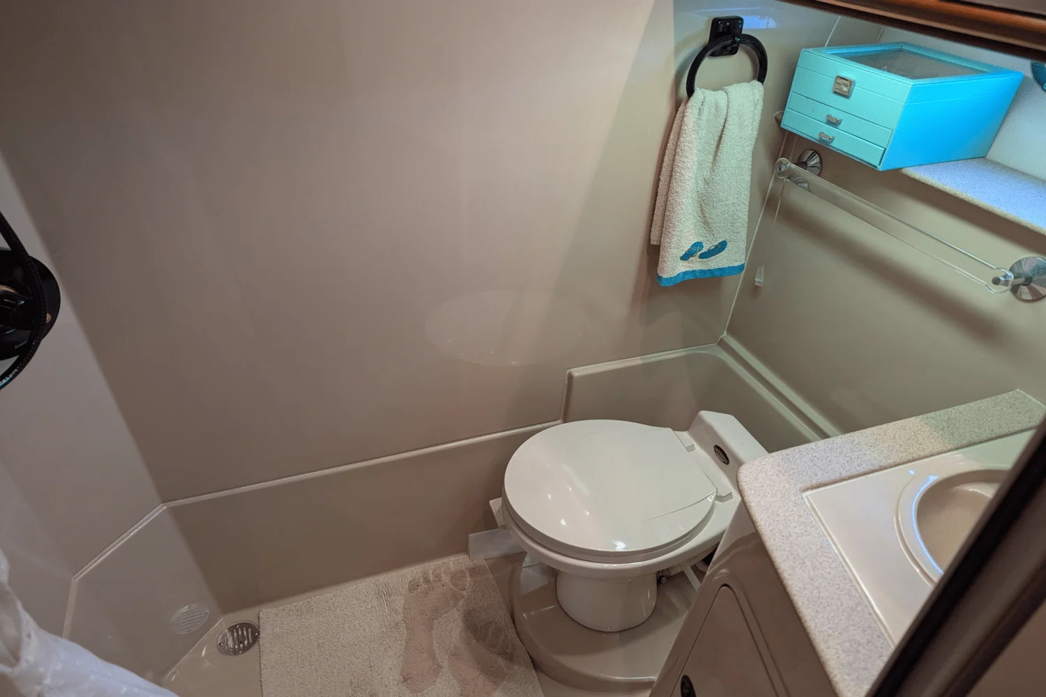 2000 Cruisers Yachts 3870 Image Thumbnail #62