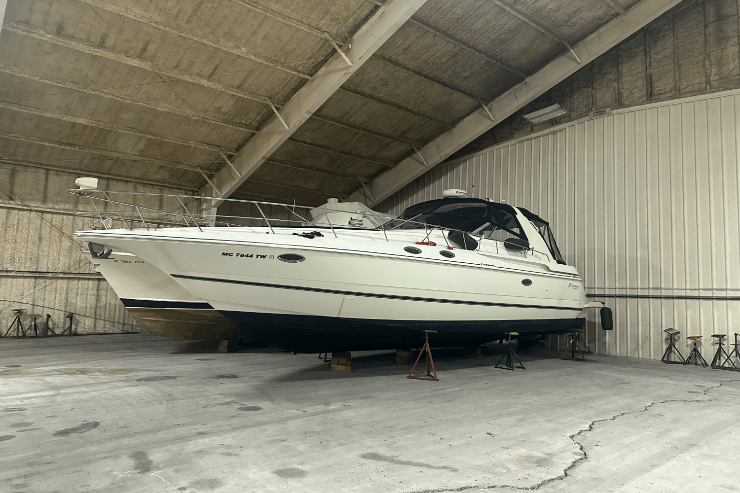 2000 Cruisers Yachts 3870 Image Thumbnail #3