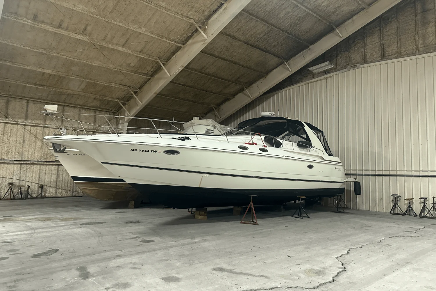 2000 Cruisers Yachts 3870 Image Thumbnail #3