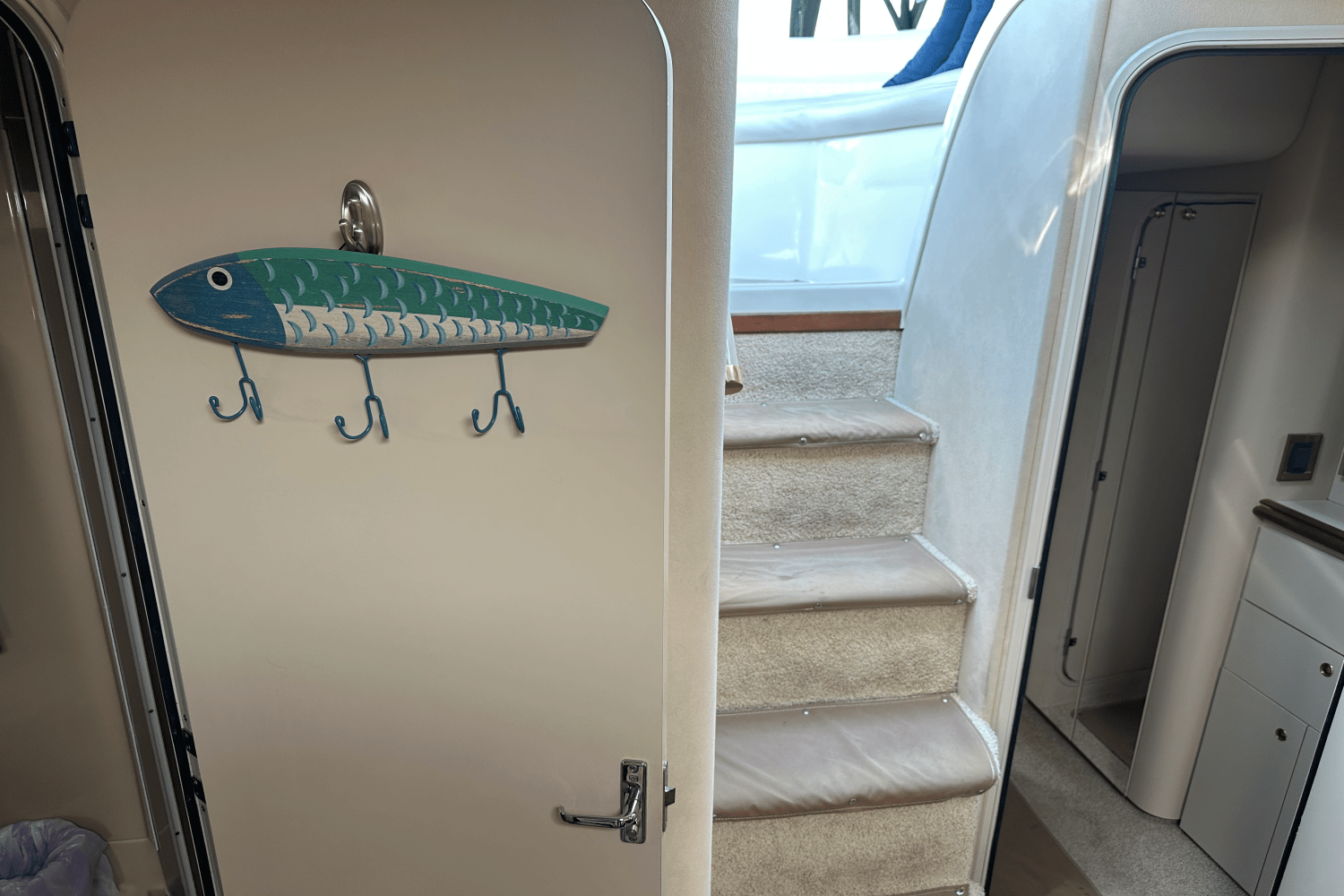 2000 Cruisers Yachts 3870 Image Thumbnail #15