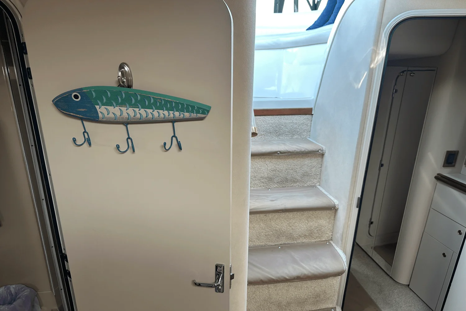 2000 Cruisers Yachts 3870 Image Thumbnail #15