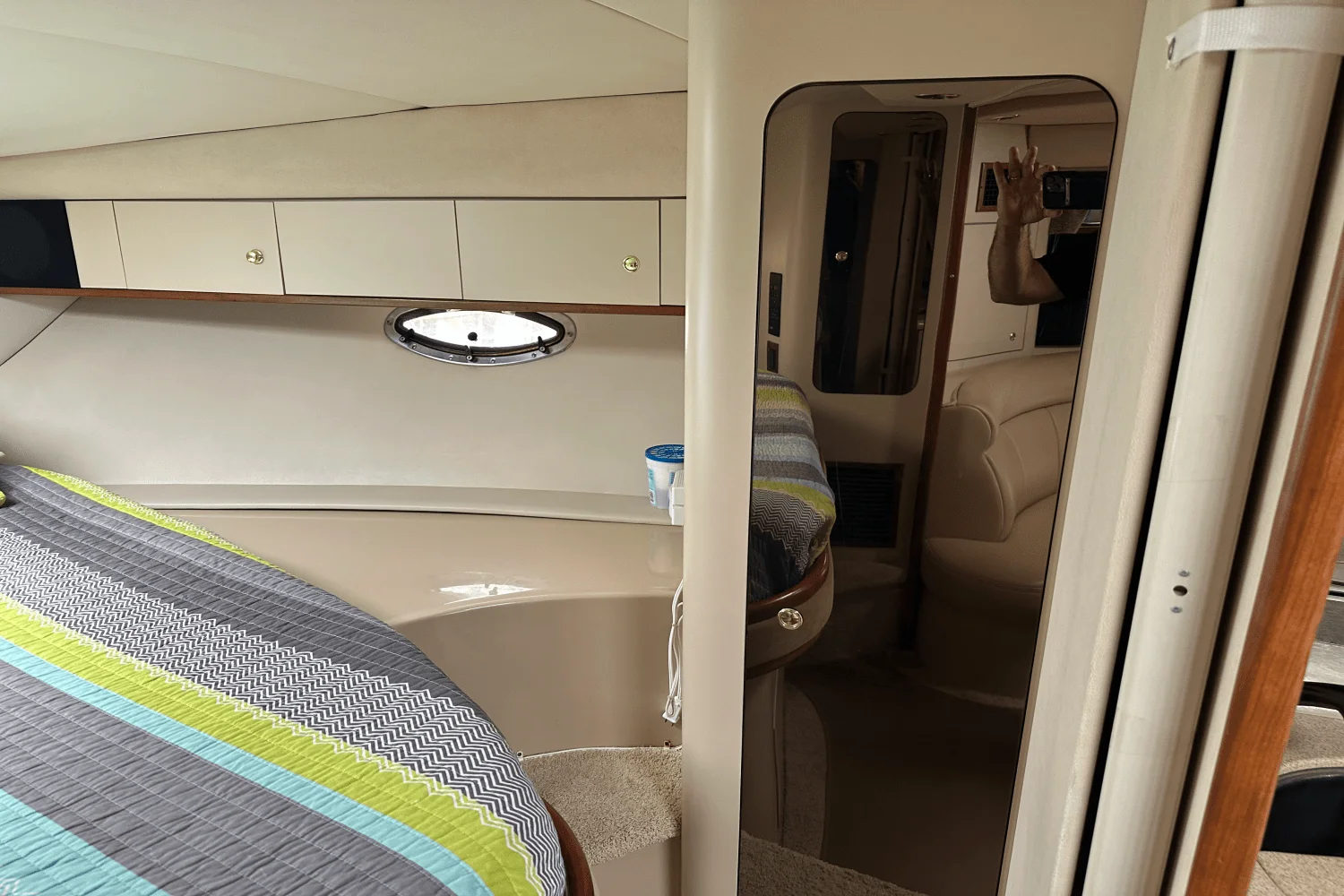 2000 Cruisers Yachts 3870 Image Thumbnail #19