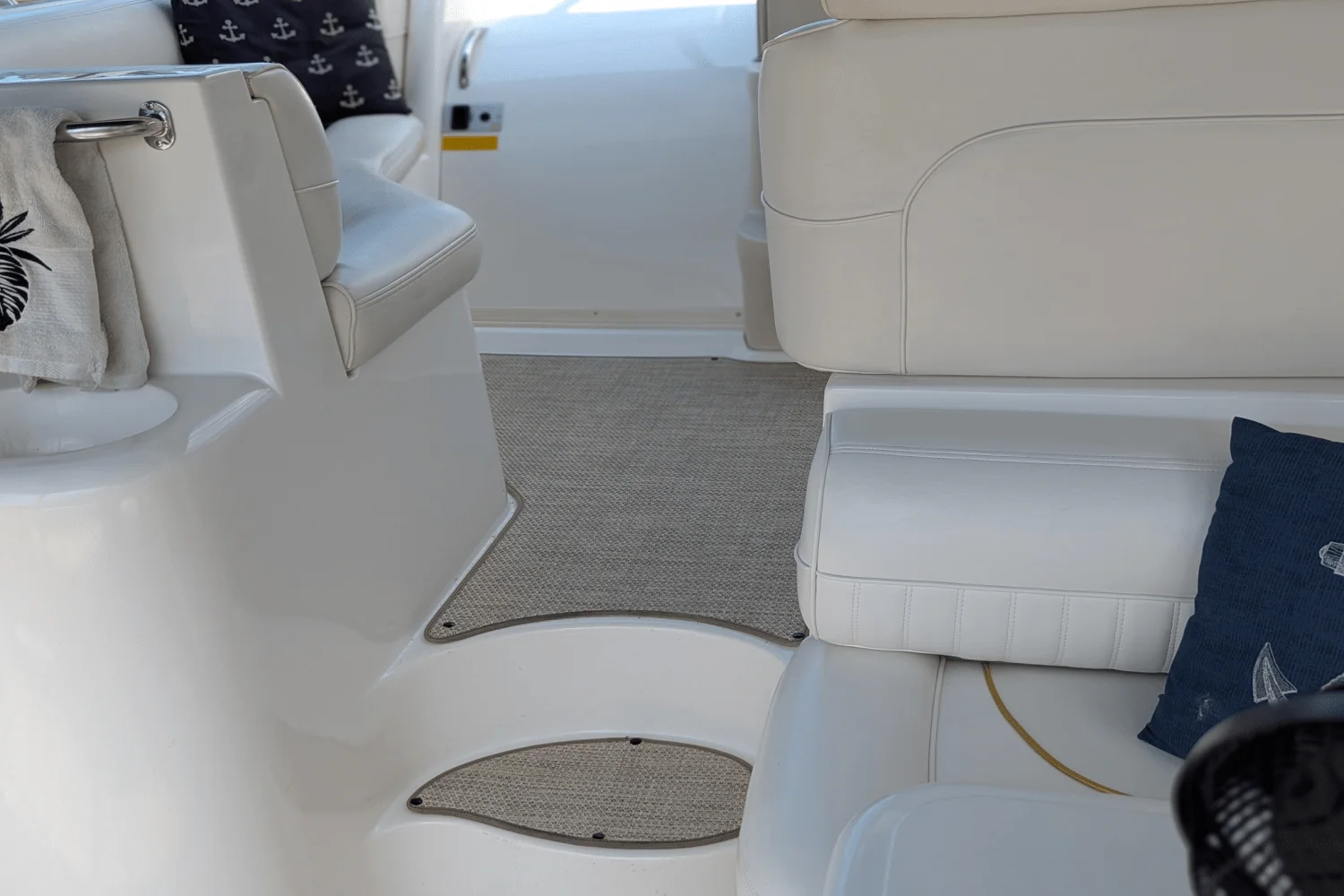 2000 Cruisers Yachts 3870 Image Thumbnail #57