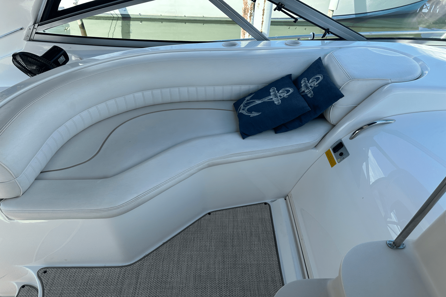 2000 Cruisers Yachts 3870 Image Thumbnail #22