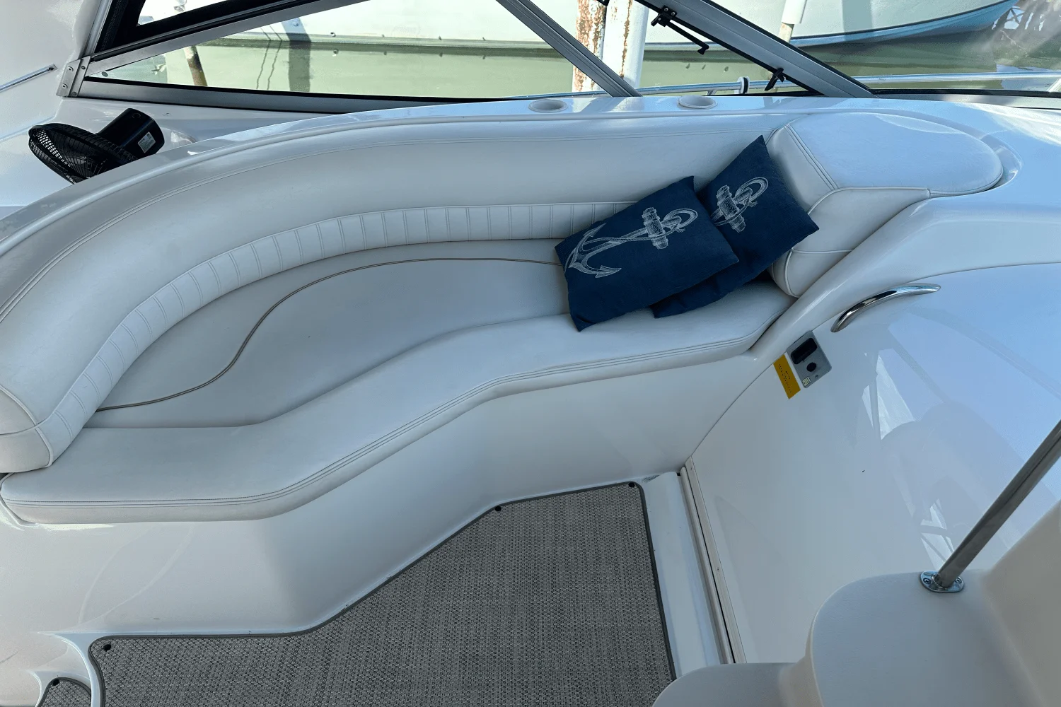 2000 Cruisers Yachts 3870 Image Thumbnail #22