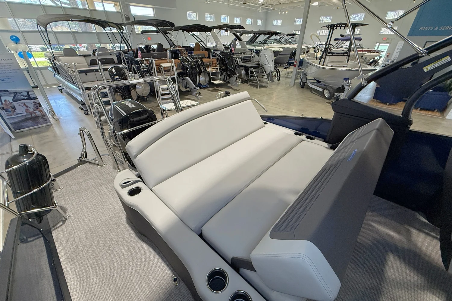 2026 Harris SUNLINER 230 SPORT Image Thumbnail #10