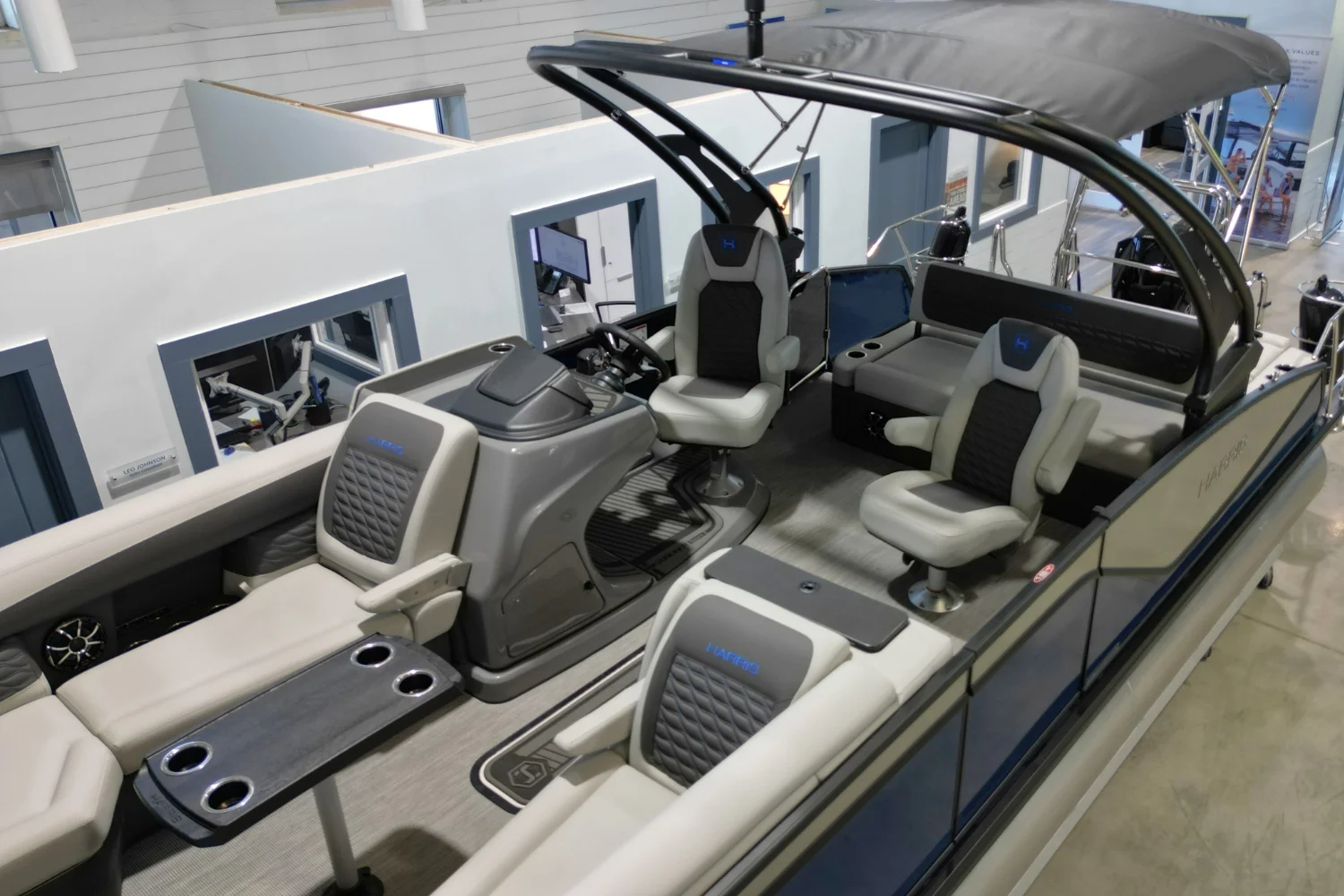 2026 Harris SUNLINER 230 SPORT Image Thumbnail #25